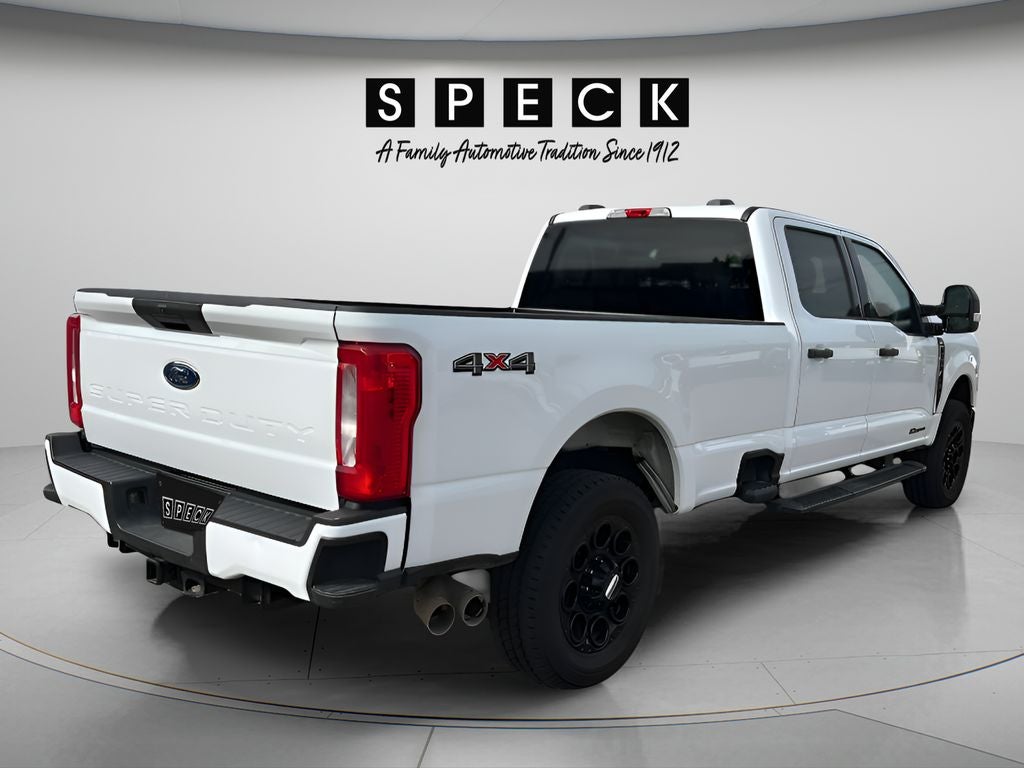 2024 Ford F-350 — detail view