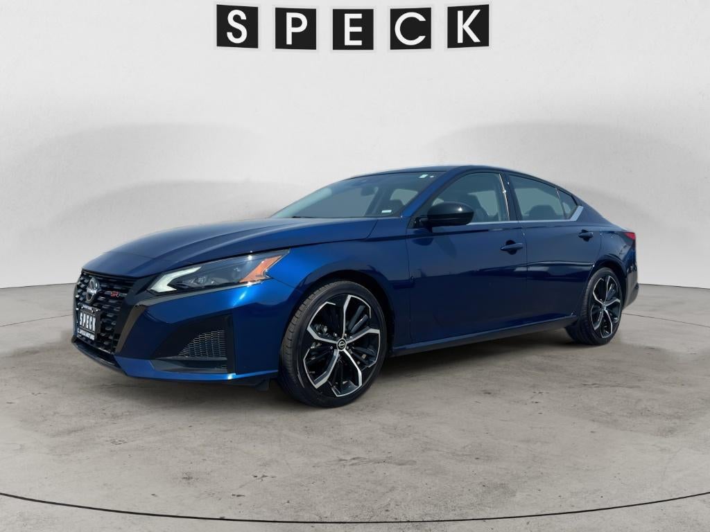 2024 Nissan Altima SR FWD in Deep Blue Pearl — front three-quarter view